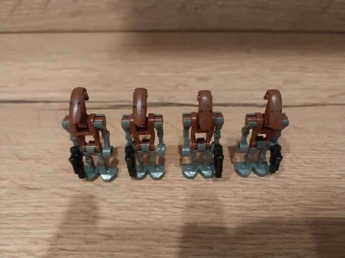 Figurines type lego 4 droides rocket battle star wars - photo numéro 3