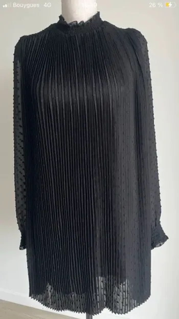 Robe plissée noire sézane