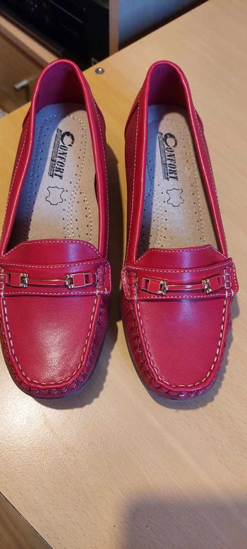 Beaux mocassins femme Confort Soft Shoes rouge 37 tout cuir neufs