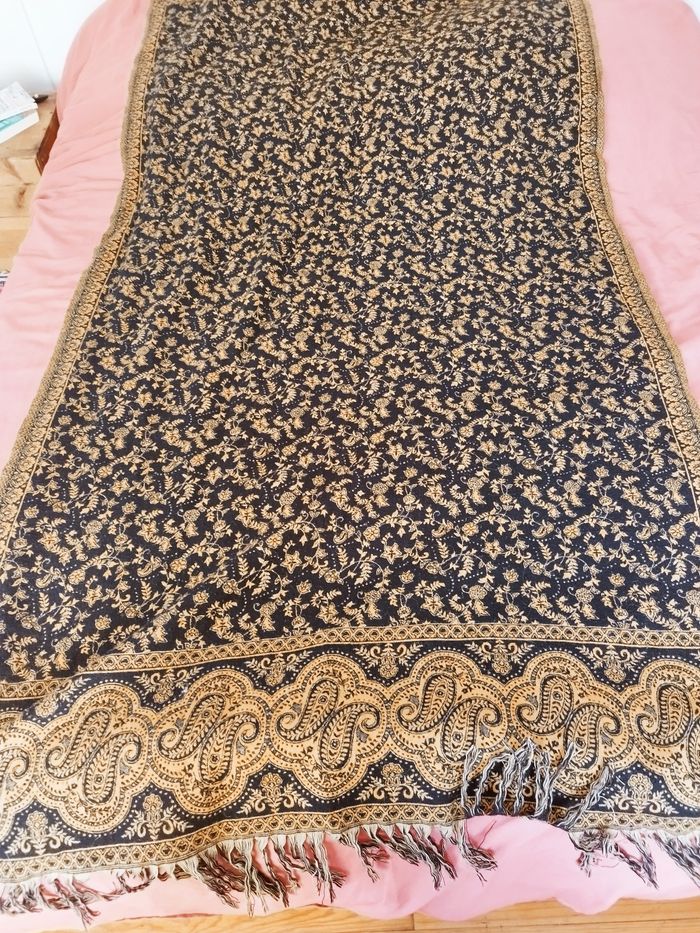 Châle noir et moutarde - photo numéro 5