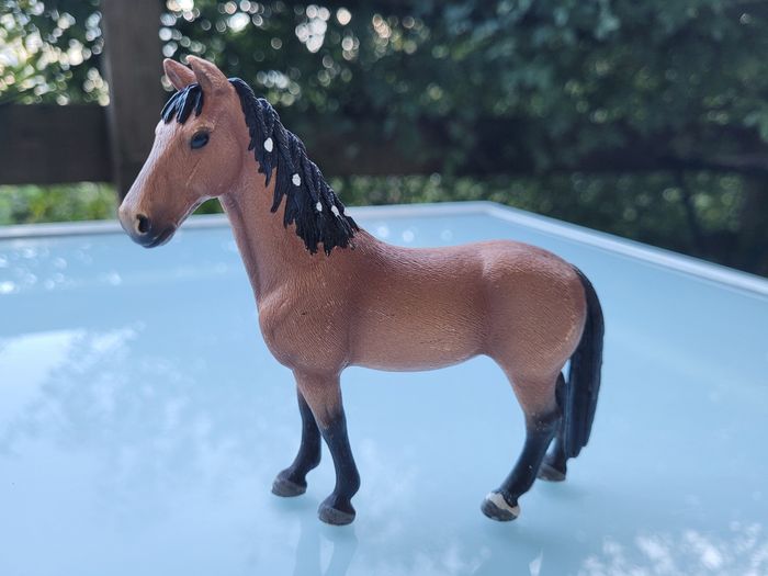 Lot de 3 Chevaux Scheich : 1 marron crinière tressée noeuds blanc, 1 brun et 1 brun et blanc tacheté - photo numéro 8