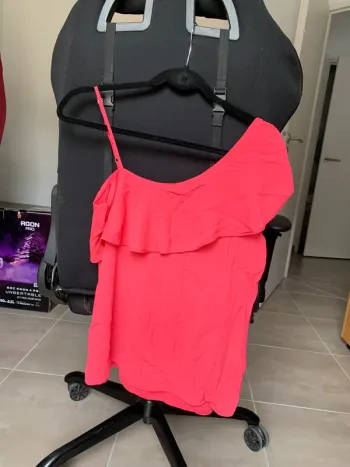 T-shirt asymétrique Massimo Dutti taille M
