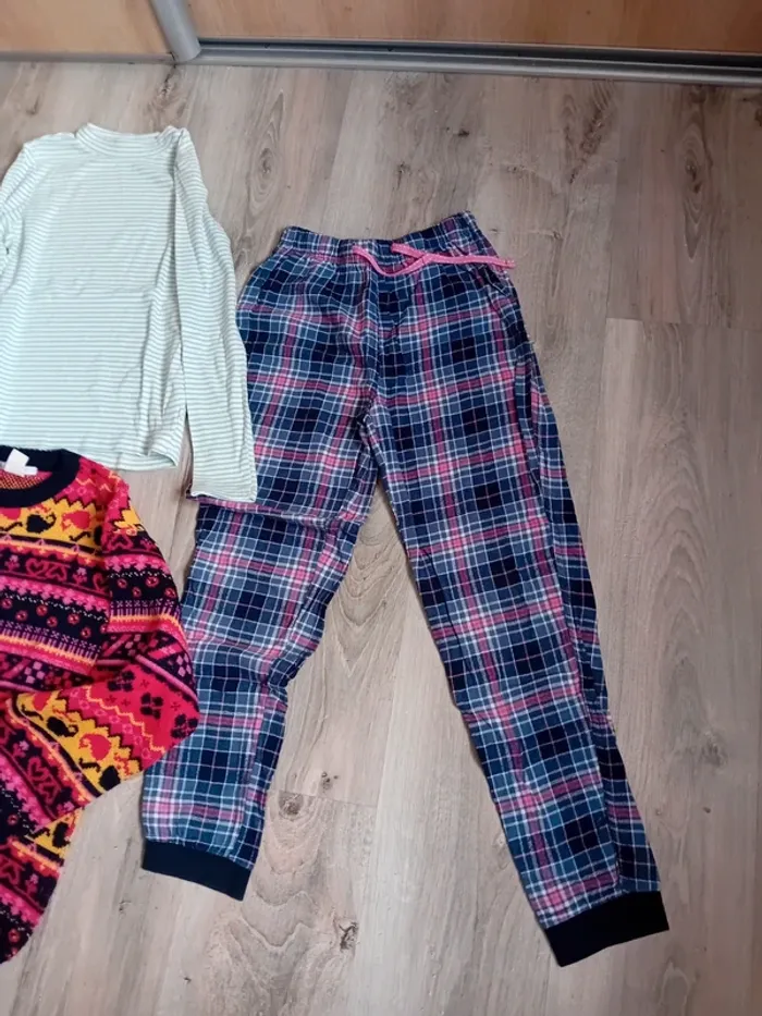 Lot divers vêtements fille 12 ans - photo numéro 2