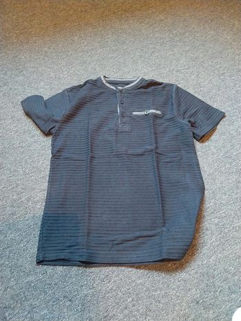 T-shirt effet polo col rond