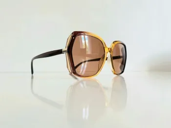 Lunette de soleil femme hexagonale marron dégradés en moutarde uvprotection catégorie 2