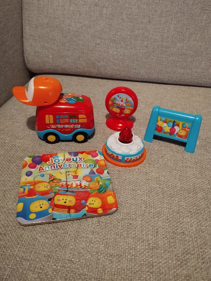 Tut tut anniversaire complet - photo numéro 2