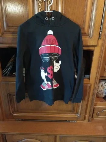 Sweat à capuche taille 12 14 ans