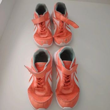 2 paires de baskets oranges taille 31.5