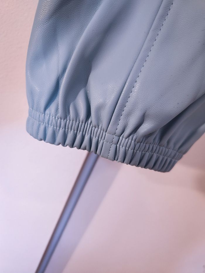 Pantalon simili cuir bleu neuf - photo numéro 3
