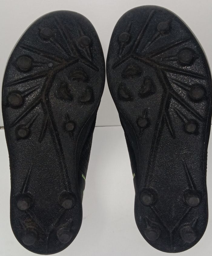 Chaussures de foot terrain stabilisé ou synthétique - photo numéro 4