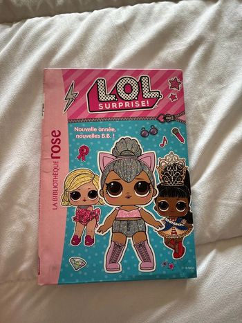 Livre bibliothèque rose lol