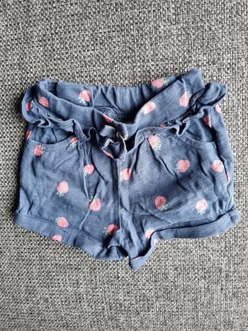 Short bleu marine motif fraises volants 3 mois
