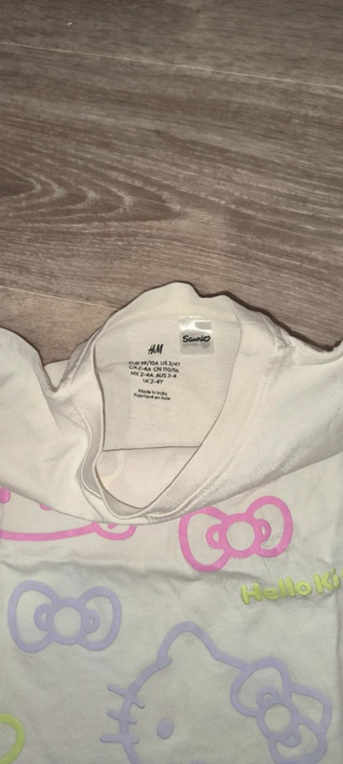 T-shirt neuf jamais porté - photo numéro 4