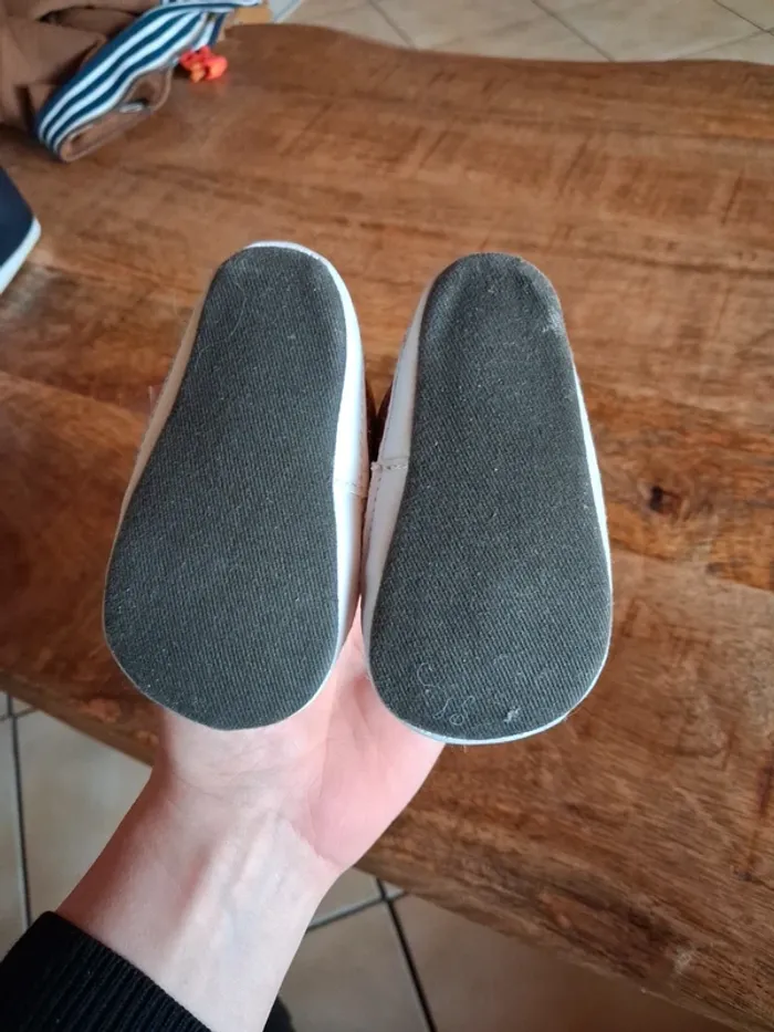 Chaussure bébé - photo numéro 3