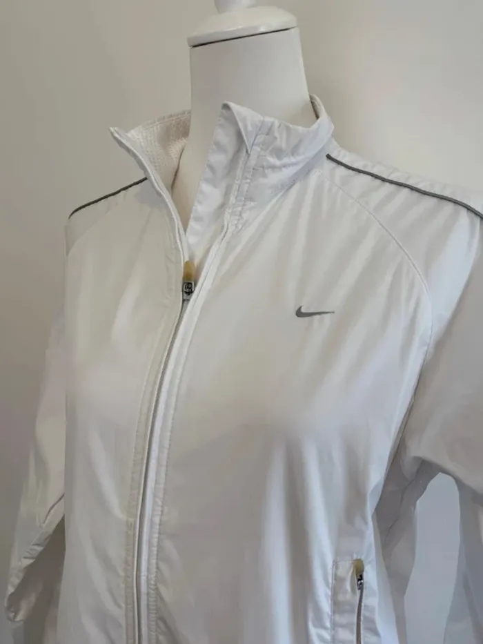 Veste de sport Nike Clima fit femme blanche logo brodé taille M - photo numéro 2