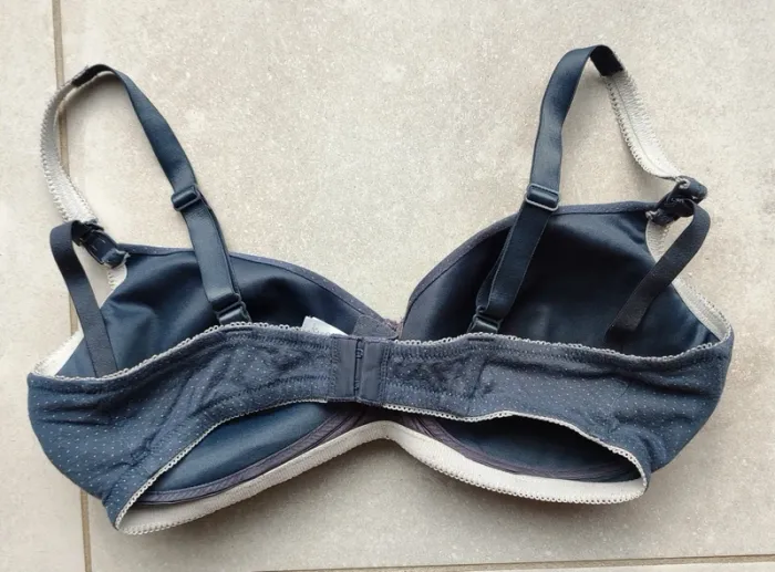 Soutien-gorge d'allaitement et de grossesse - photo numéro 2