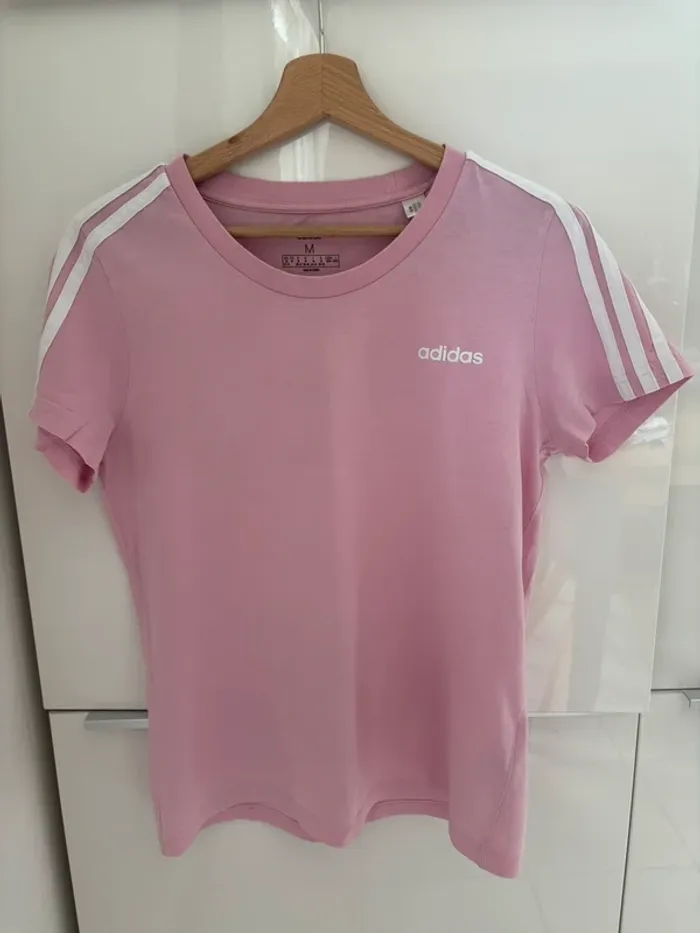 TEE shirt Adidas taille M/40-42