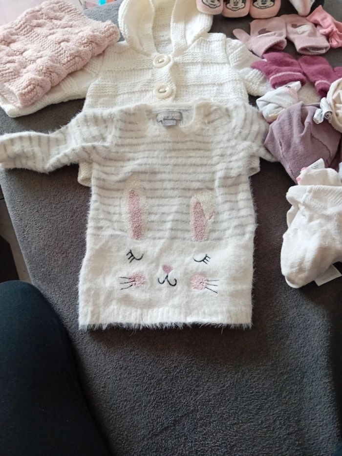 Pull / gilet / collant / chaussons fille 3 mois - photo numéro 2