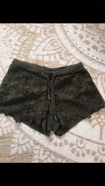 Mini short kaki taille 38