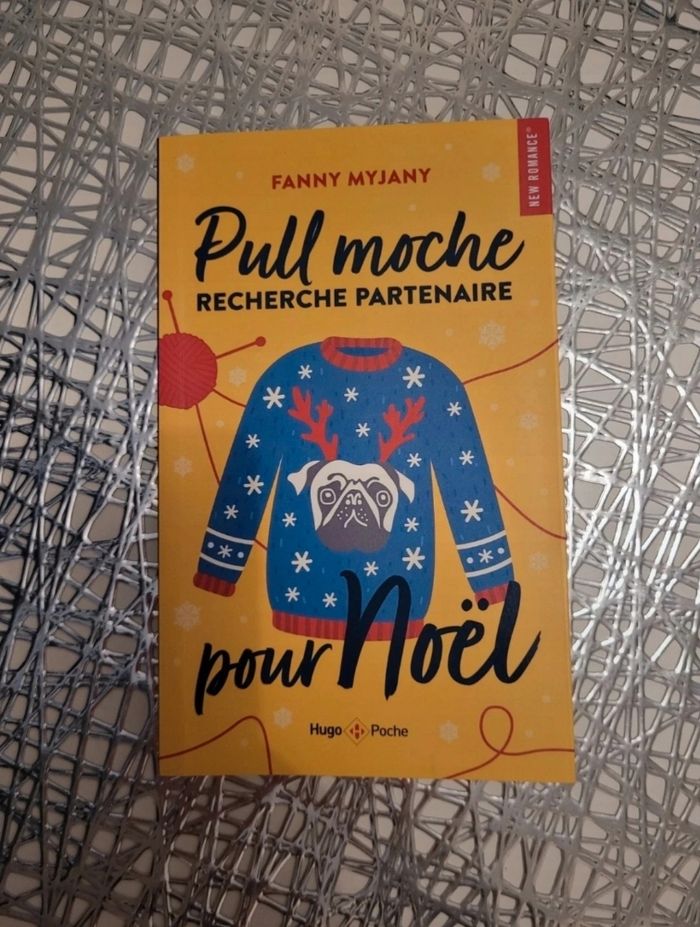 Livre "Pull moche recherche partenaire pour
Noël" de Fanny Myjany