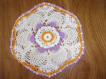 napperon rond fait main diamètre 12,5 cm