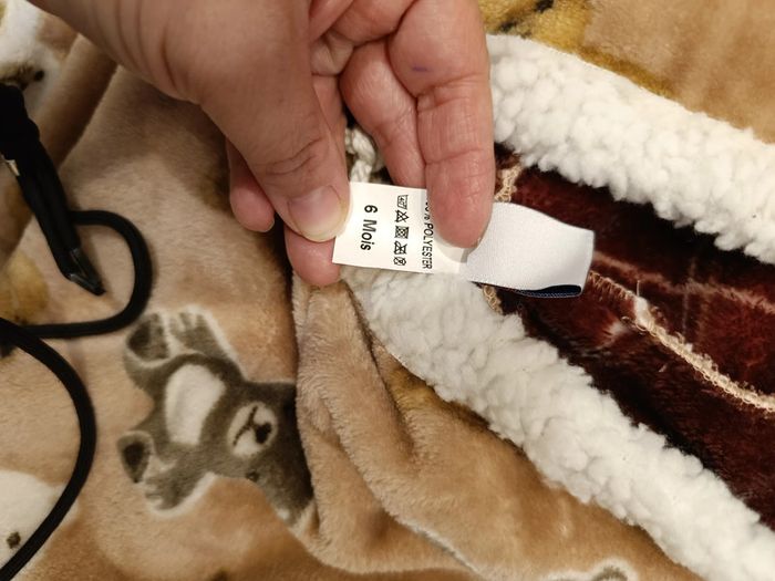 Adorable poncho neuf made in France 6 mois - photo numéro 5