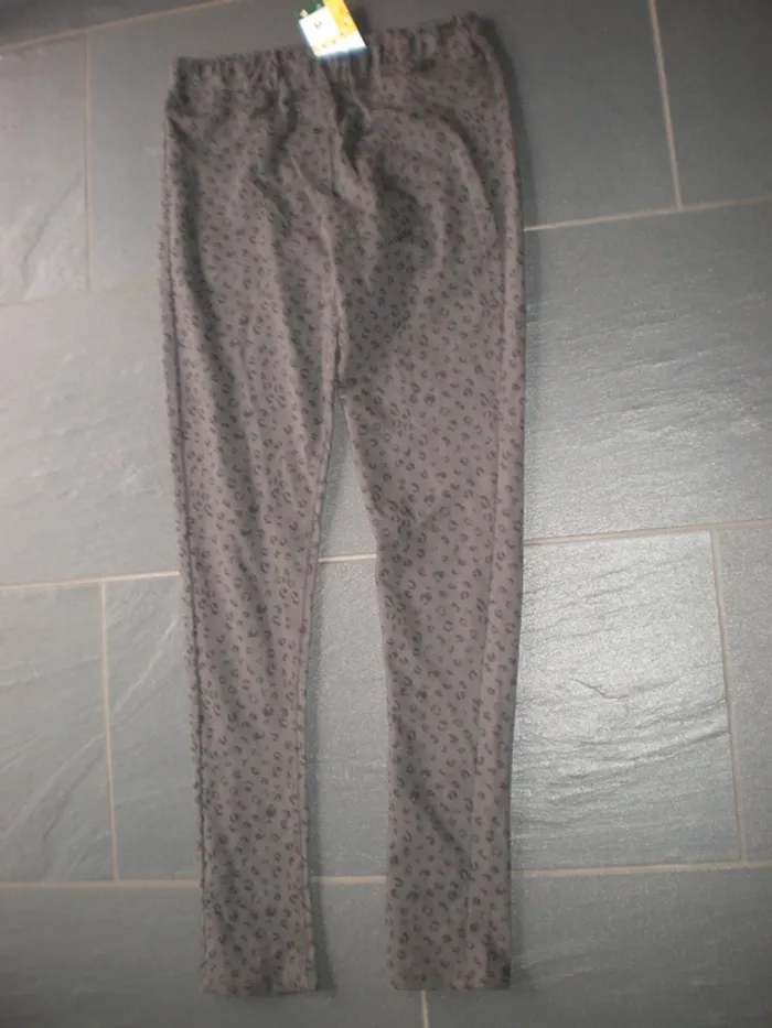 Pantalon legging fille 14 ans neuf motif léopard