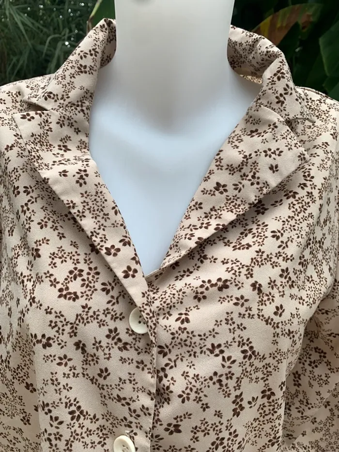 Chemise SHEIN manches longues fleuries taille M - photo numéro 3