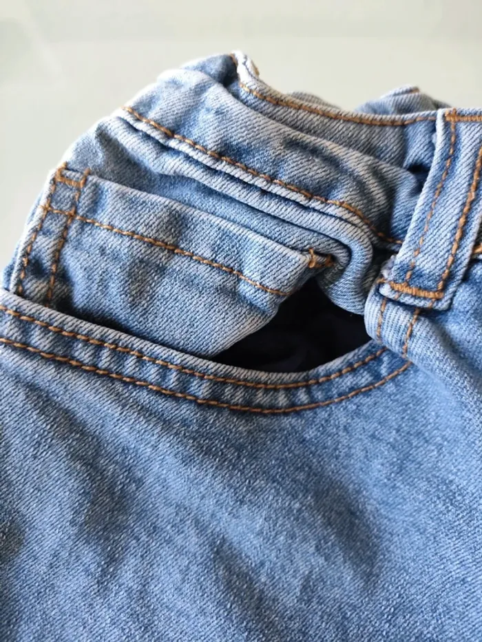 Short slim pour garçon, 
taille 10 ans, 
marque Kiabi. - photo numéro 6