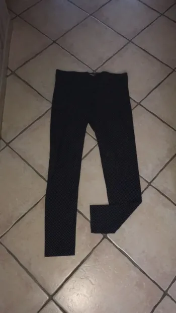 Très  joli legging camaïeu marine à petits pois blancs en 40
