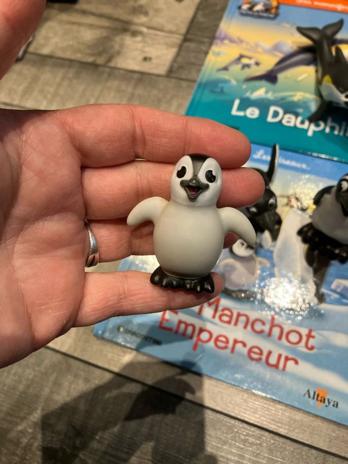 Lot livres + figurines - photo numéro 3