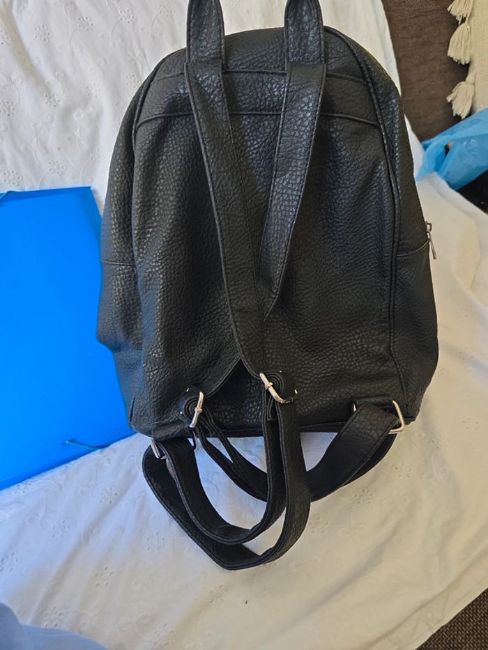 Sac à Dos ou cartable   très  bonne Etat - photo numéro 18