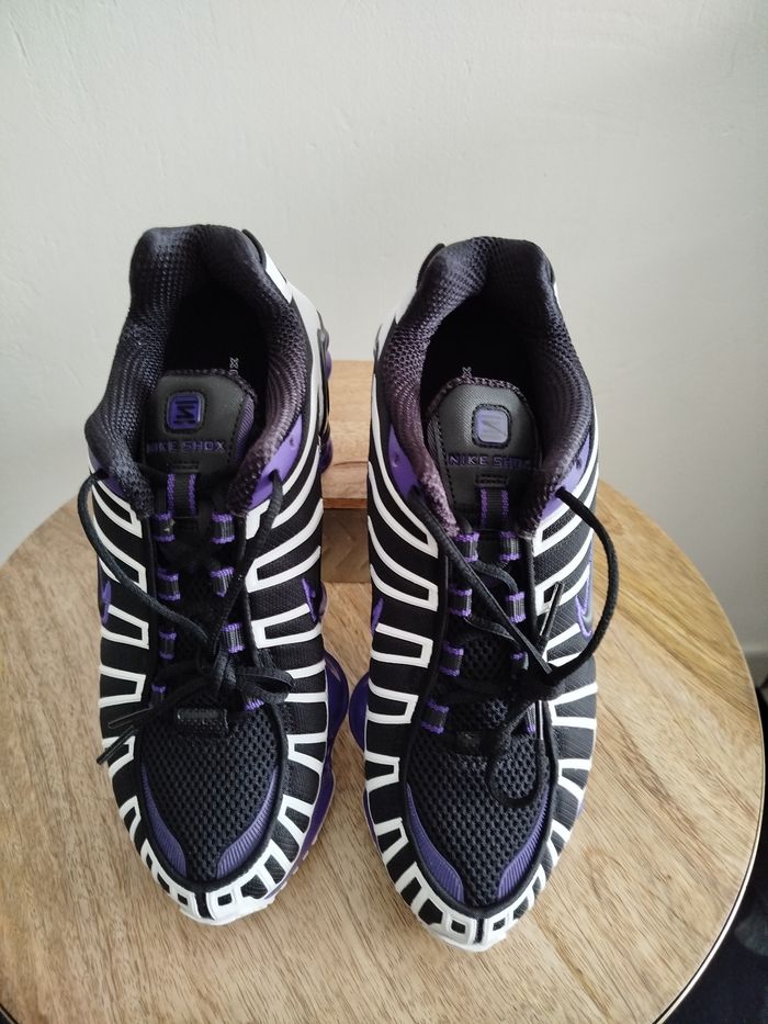 Baskets Nike T 38,5 - photo numéro 2