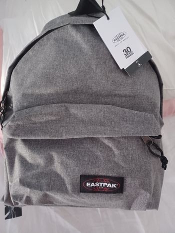 Sac à dos eastpak gris