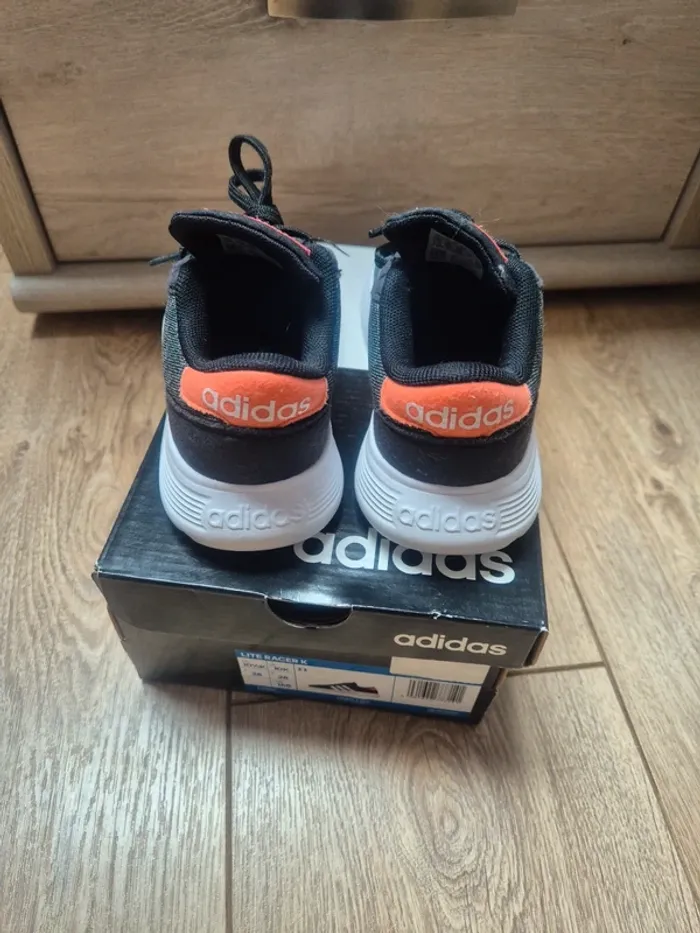 Chaussures baskets adidas lite racer K pointure 28 état neuves - photo numéro 3