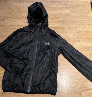 Coupe vent Mc Kinley taille 10 ans 140cm