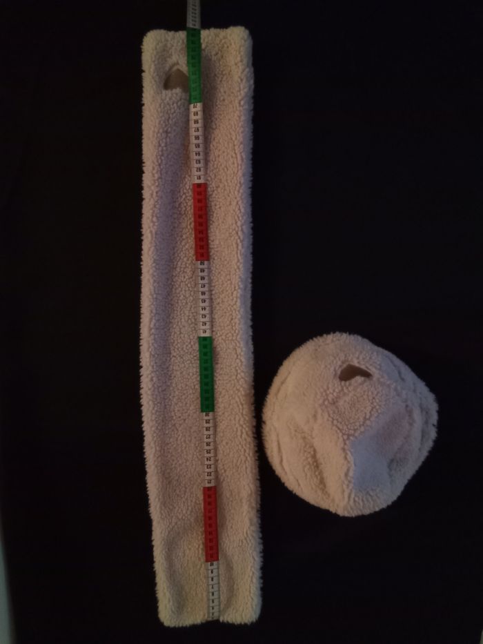 Bonnet +écharpe enfant 6/8 ans écru  excellent état - photo numéro 3