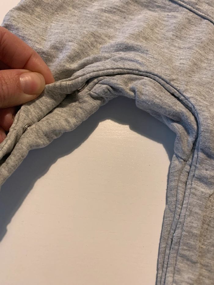 Lot de deux ensemble salopette - taille 3 mois - photo numéro 9