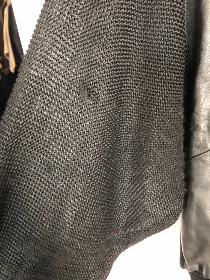 Haut manches longues noir vintage cuir et daim bon état taille 44 à voir ! - photo numéro 12