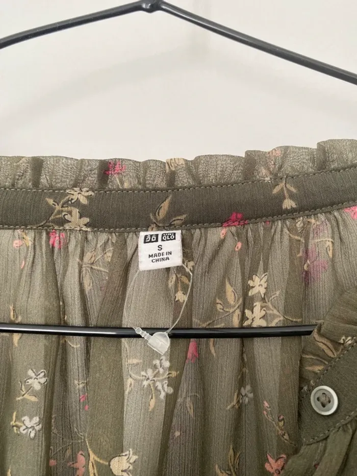 Blouse fleurie kaki uniqlo - photo numéro 3