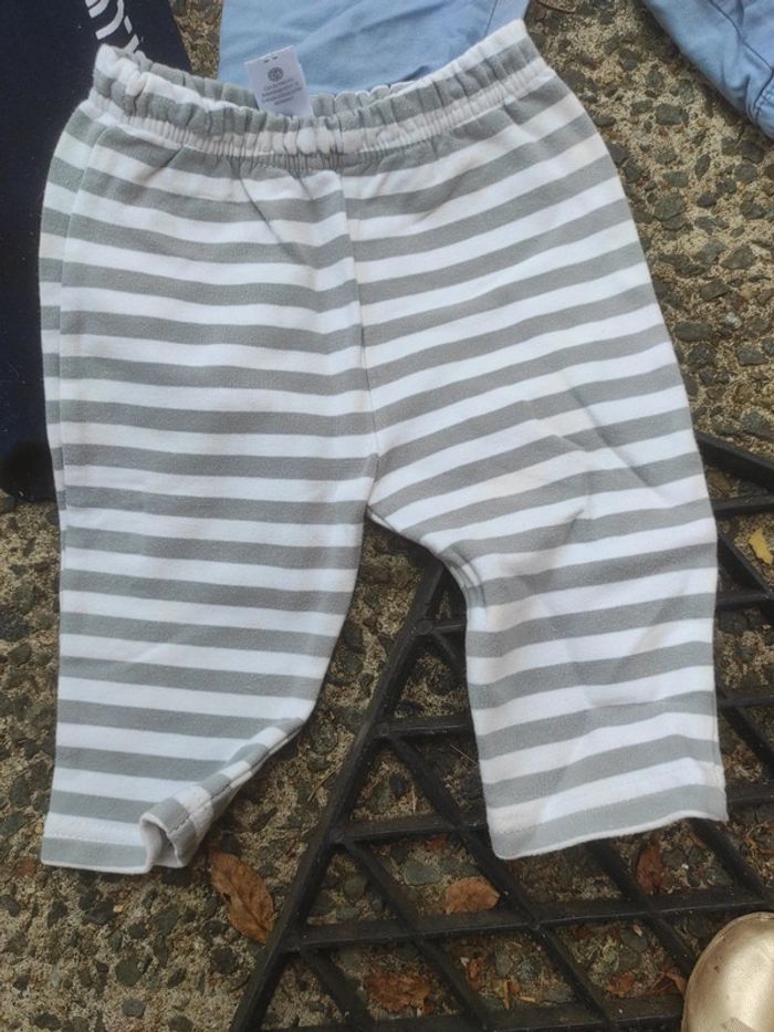 Lot 3 pantalons 6 mois - photo numéro 3