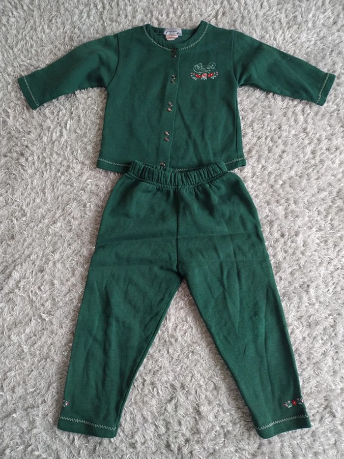 Ensemble vert type jogging. Taille estimée 6 ans. Jacadi