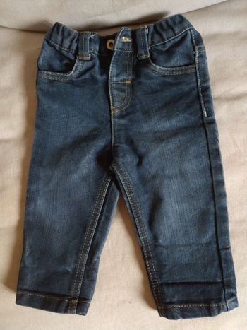 Jean taille 6 mois marque mini gang en très bon état