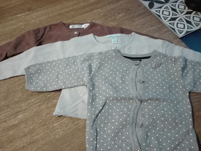 Lot gilets bébé fille 6 mois gris pois marron chocolat gris
