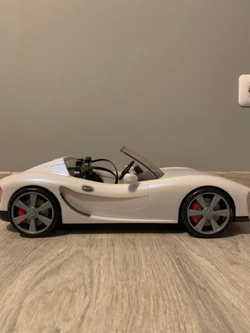 Voiture rainbow high