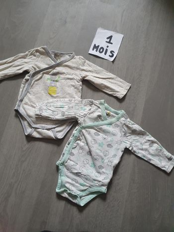 Lot bodies 1mois garçon