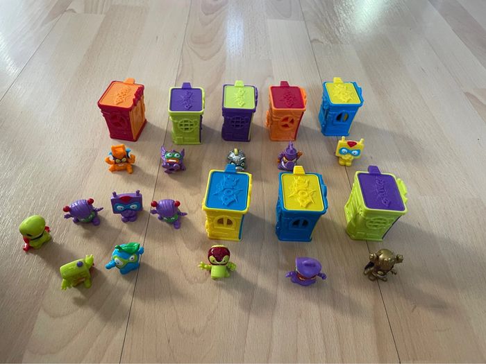 Figurines Superzings