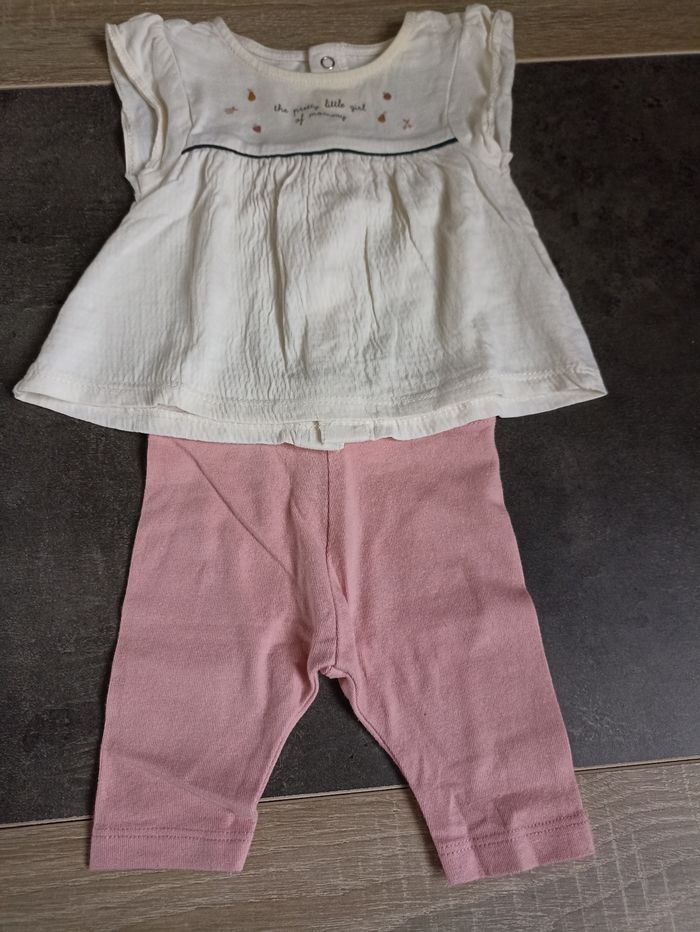 Le legging et la blouse - photo numéro 3