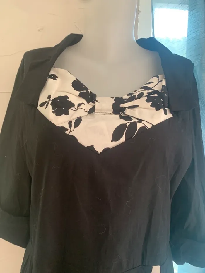 Robe vintage taille 4XL noire manches 3/4