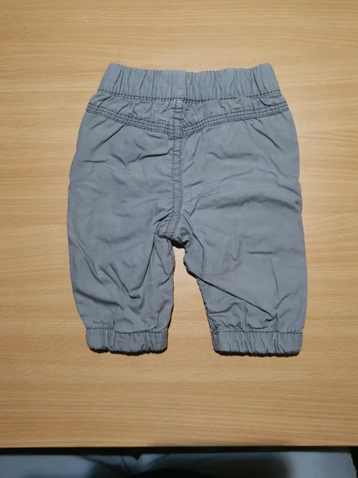 Pantalon gris 1 mois - photo numéro 2